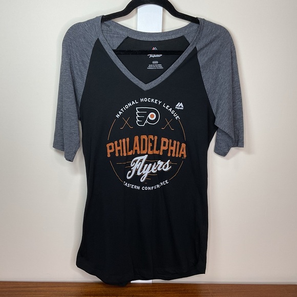 Majestic Tops - Majestic Black and Gray Philadelphia Flyers Tee 3/4 Length Sleeves